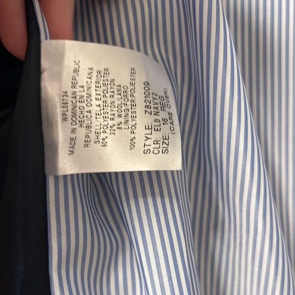 Izod boys blazer in navy with gold buttons NWT